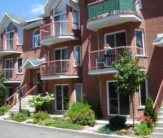 Grand 4 1/2 style condo à louer à Ste-Thérèse - Photo 2