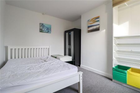 5 bedroom semi-detached house to rent - Photo 2