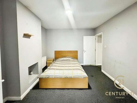 Walnut Tree Road, TW5 - Photo 4