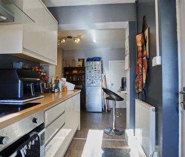 4 bedroom terraced house to rent - Photo 6