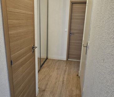 Location Appartement 2 pièces 47m² GONFARON 83590 - Photo 3