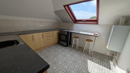 2 bedroom flat to rent - Photo 2