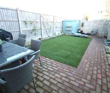 Moore Grove, Littlehampton, BN17 - Photo 3