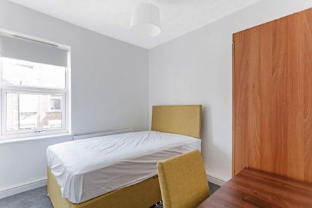 5 bedroom terraced house to rent - Photo 3