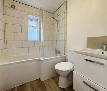 2 bedroom semi-detached house to rent - Photo 5