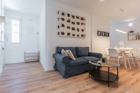 Cozy Room in the Heart of Madrid - Photo 5