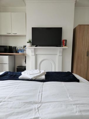 1 bedroom in a house share to rent - Photo 1