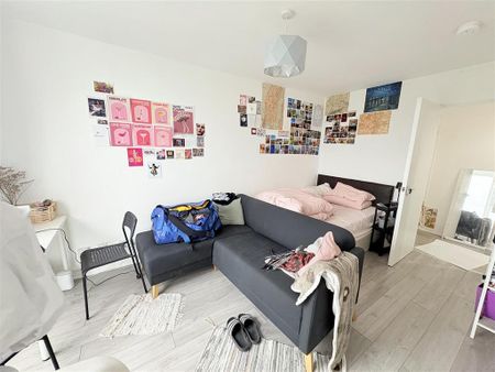 Studio to rent - Photo 3