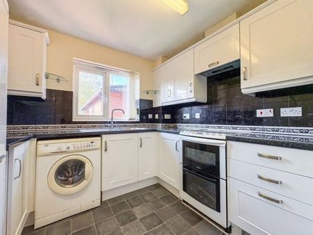 Tollwood Park, Crowborough - Photo 2