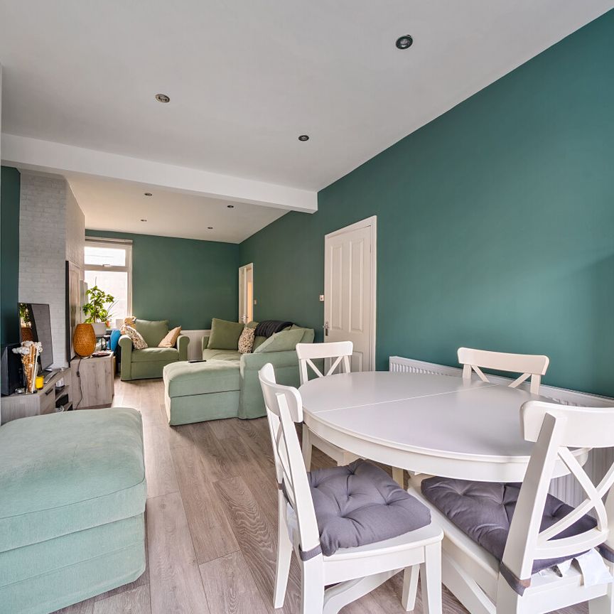 3 bedroom semi-detached house to rent - Photo 1