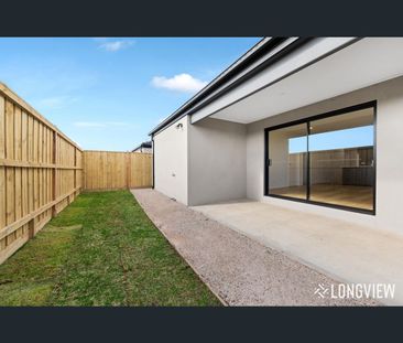5 Galway Grove, Rockbank, Vic 3335 - Photo 6