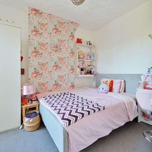 Watford, Watford, WD18 - Photo 1