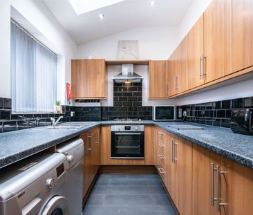 6 Bedroom Student home in Lenton Nottingham! 51 week contract! All ... - Photo 5