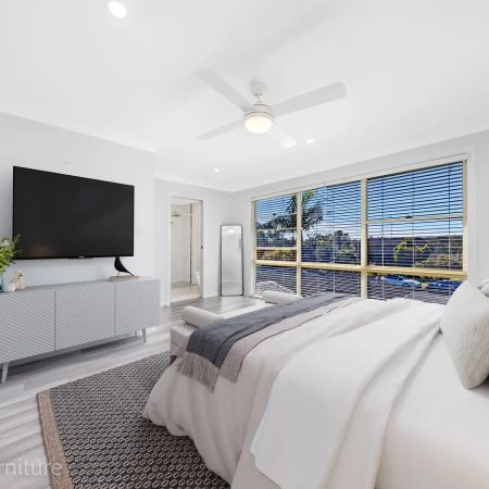 Renovated home offers flexible family lifestyle! - Photo 2