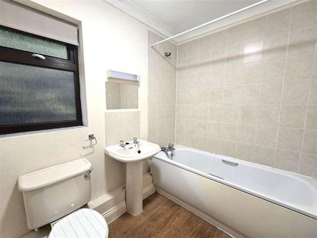 East Station Road, Aldershot, GU12 - Photo 3