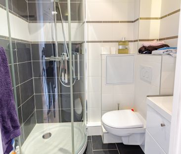 Location Appartement 4 pièces 92m² PARIS 16ème - Photo 6