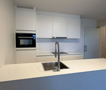 Appartement te huur in Genk voor € 850 met 1 slaapkamer - Photo 5