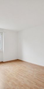 Beautiful renovated apartment in Oensingen - Photo 3