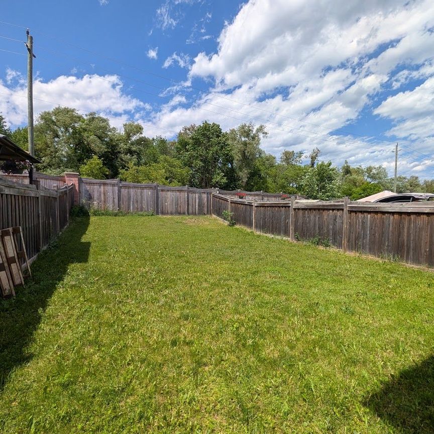 For Lease - 1848 Lamstone St Street, Innisfil, Ontario - Photo 1