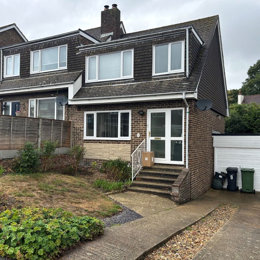 3 bedroom semi-detached house to rent - Photo 2