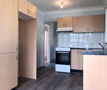 PERFECTLY LOCATED FAMILY HOME! - Photo 4