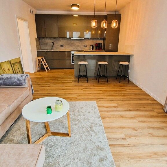 Dwa pokoje z 2 miejscami postojowymi i balkonem - Фото 1