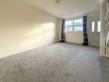 2 bedroom mid terraced house to rent, - Photo 4