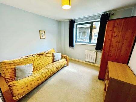 2 bedroom apartment to rent - Photo 3