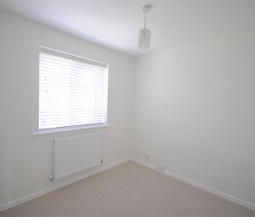 4 bedroom detached house to rent - Photo 6