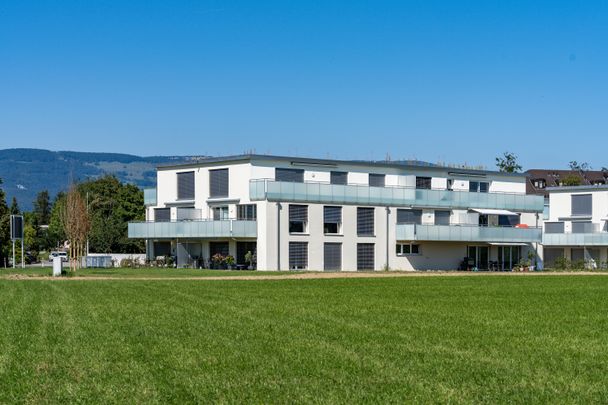 Zwischen Dorf und Natur - Neubauwohnung mit zwei Attikaterrassen! - Photo 1