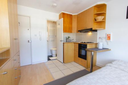 Flat 21 Penywern Road, Earls Court SW5 9SX - Photo 4