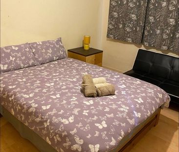 4 Bed Terraced House, Rectory Square, E1 - Photo 2