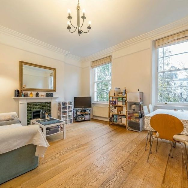 St. Georges Square - Photo 1