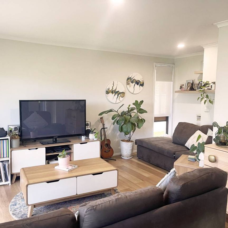 Spacious Family Home in the Heart of Jamberoo - Photo 1