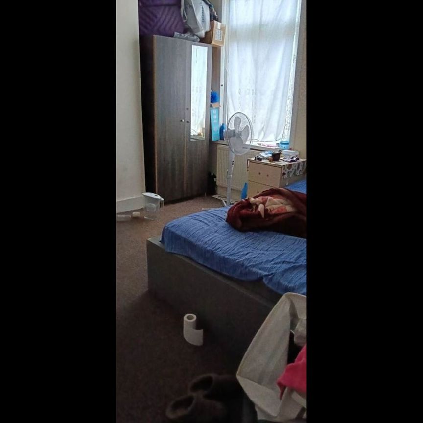 Room in a Shared House, Boleyn Road, E7 - Photo 2