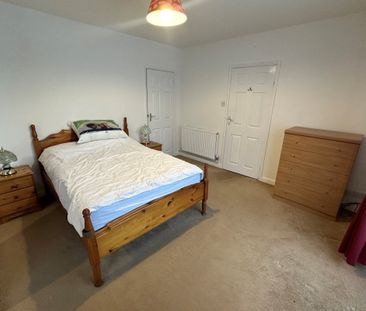 The Street, Beck Row, BURY ST. EDMUNDS - Photo 2