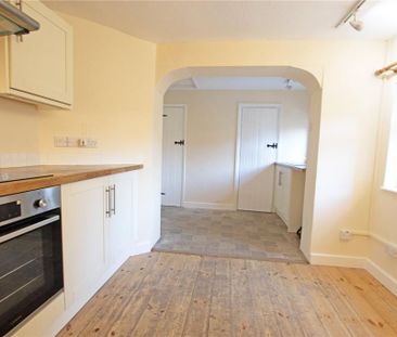 3 bedroom semi-detached house to rent - Photo 5