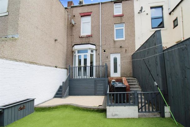 1 bedroom in a house share to rent - Photo 1