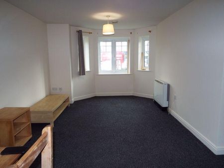 2 bedroom ground floor flat to rent - Photo 2