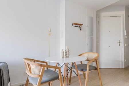 Carrer de París, Barcelona, Catalonia 08029 - Photo 2