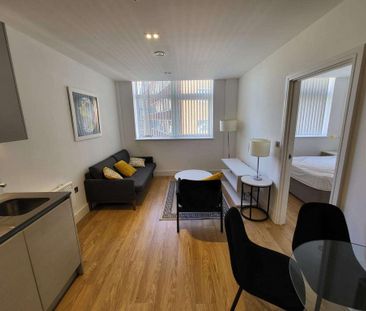 2 bedroom flat to rent - Photo 2