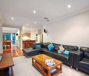 3 Collins Street, ORMOND, VIC - Photo 2