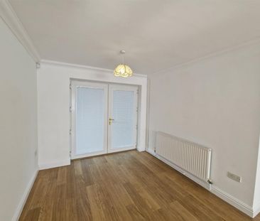 Sweet Briar Lane, West Cross, SA3 5JJ, Swansea - Photo 6