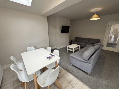 Cosmo Avenue, Tang Hall - P1818 - Photo 5