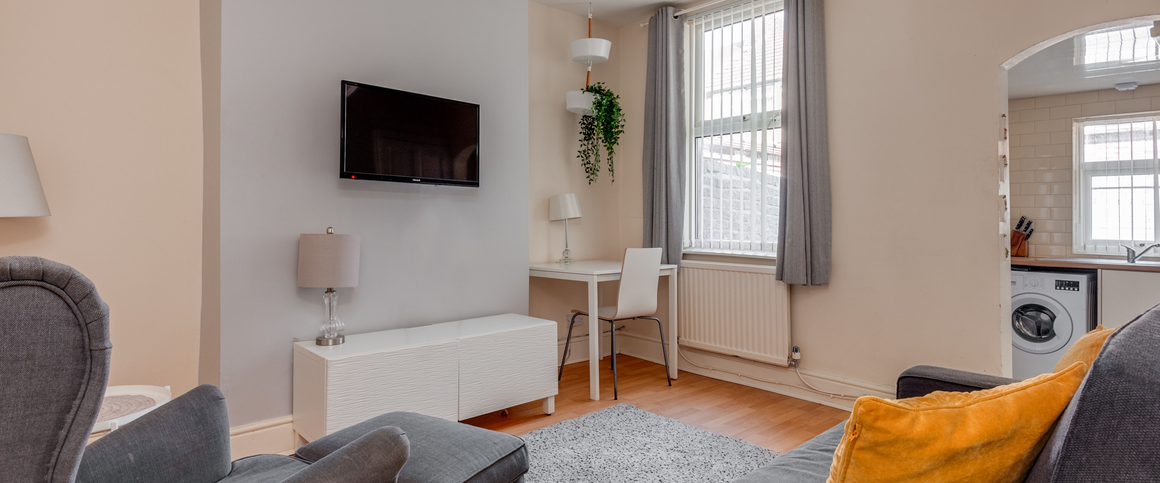 Gilroy Road Room 1 - Photo 1