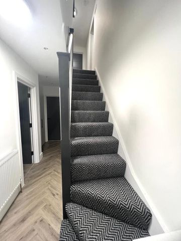 5 bedroom semi-detached house to rent - Photo 3