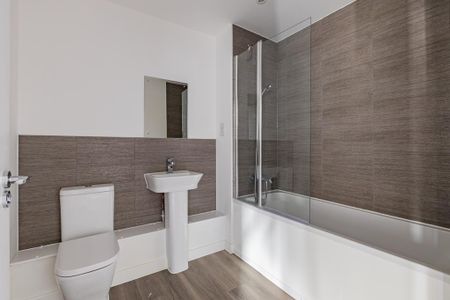 2 bedroom semi-detached house to rent - Photo 2