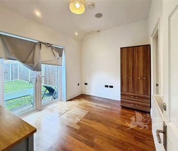 Nightingale Shott, Egham, Surrey, TW20 9SX - Photo 5