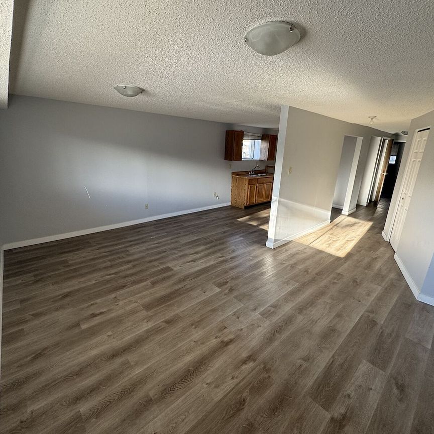 240 30 Avenue Northwest, Calgary - Photo 1