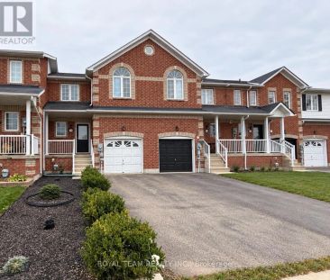 1786 SWAN STREET — 3 Bedroom - Photo 1